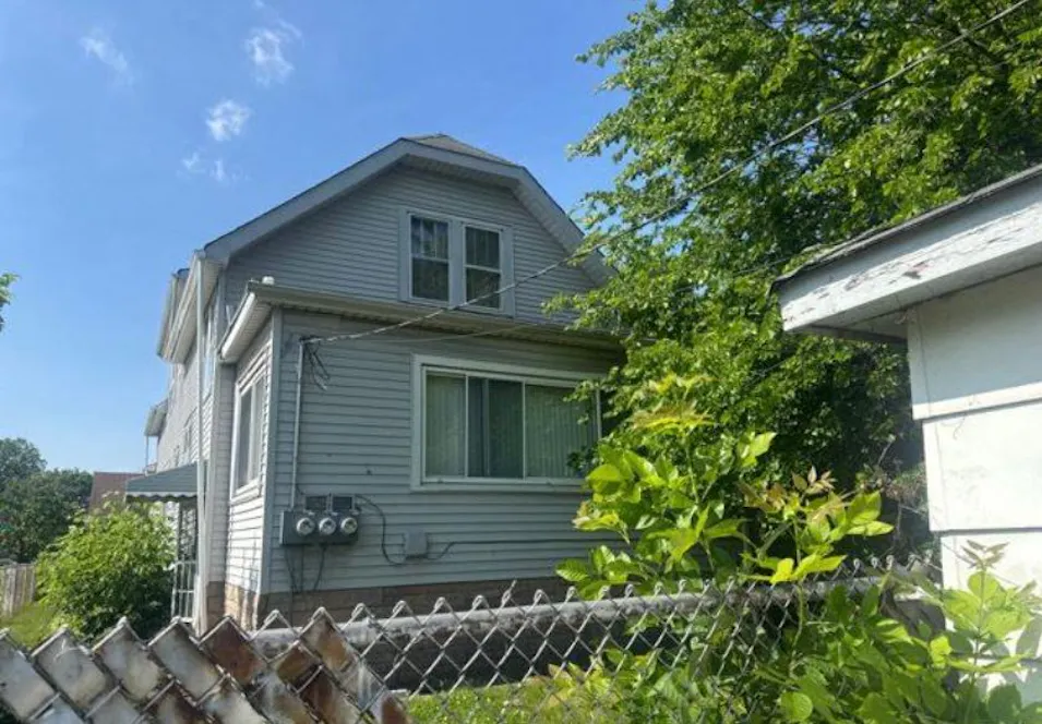 100 W 104th St Chicago, IL 60628, Cook County