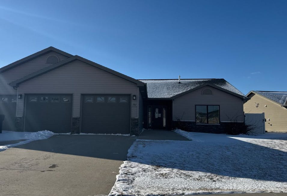 1907 4th Ave SW Mandan, ND 58554, Morton County