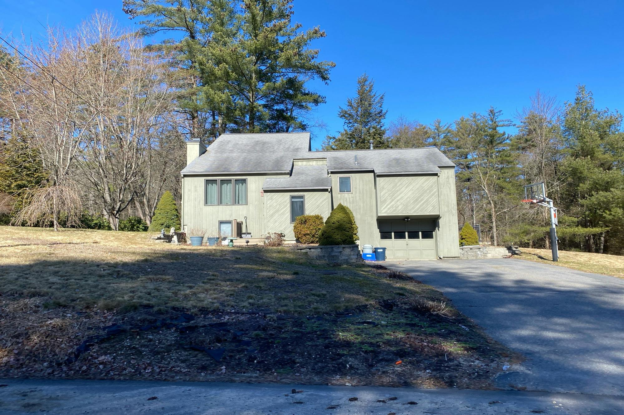 Aries Ln, Townsend, MA 01469