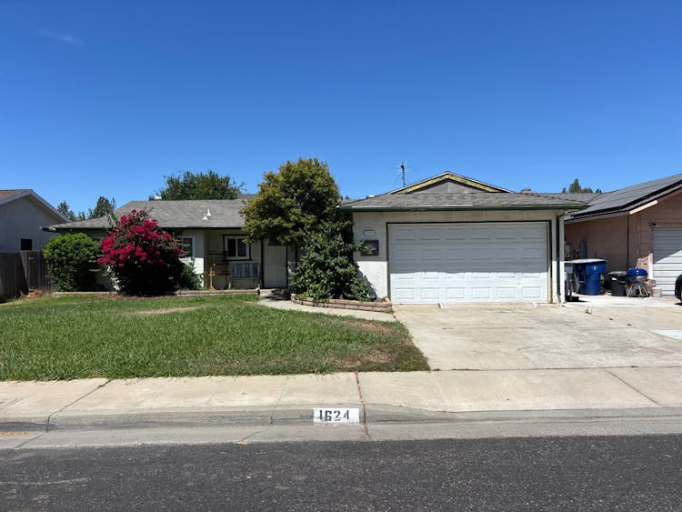 1624 Scott Ct Clovis, CA 93611, Fresno County