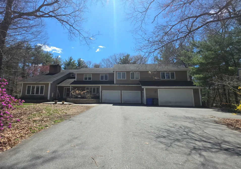 30 Schaefer Circle Hudson, NH 03051, Hillsborough County
