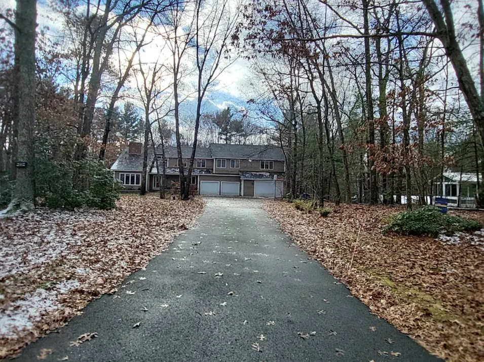 30 Schaefer Circle Hudson, NH 03051, Hillsborough County