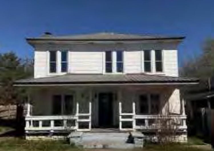 512 W Moore Street Henryetta, OK 74437, Okmulgee County