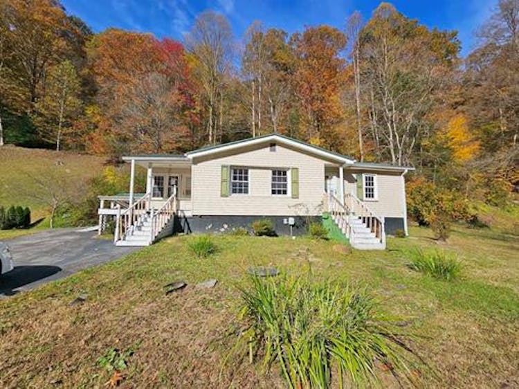 531 Smith Fork Rd Phelps, KY, 41553, USA
