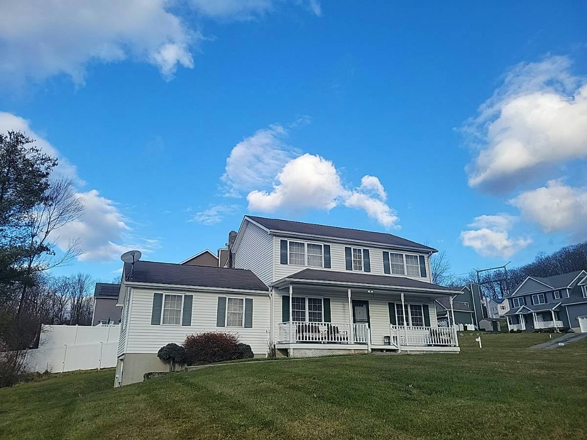 Eric Dr, Middletown, NY 10940