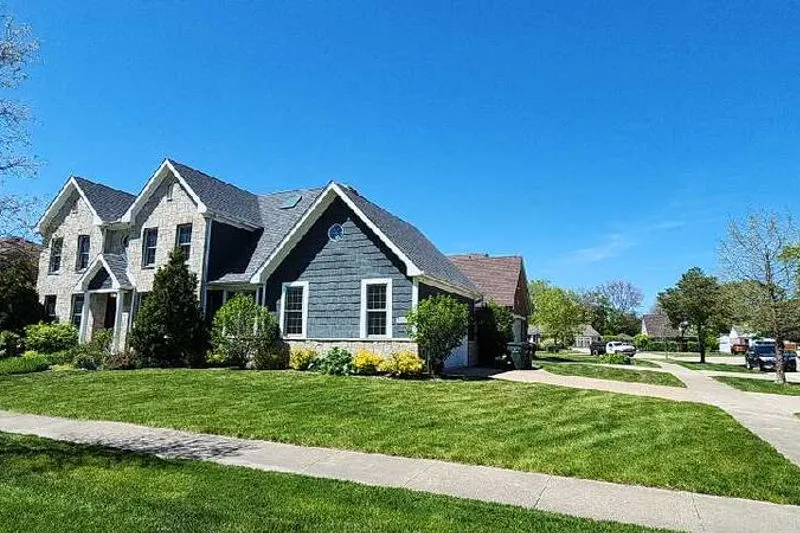 Foster St, Morton Grove, IL 60053 #1