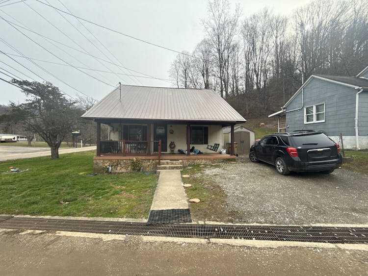 11 Lewis Stepp Dr Kermit, WV 25674, Wayne County