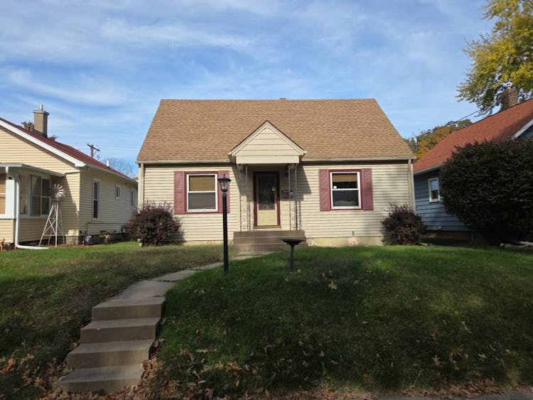 2927 13th Ave Moline, IL 61265, Rock Island County