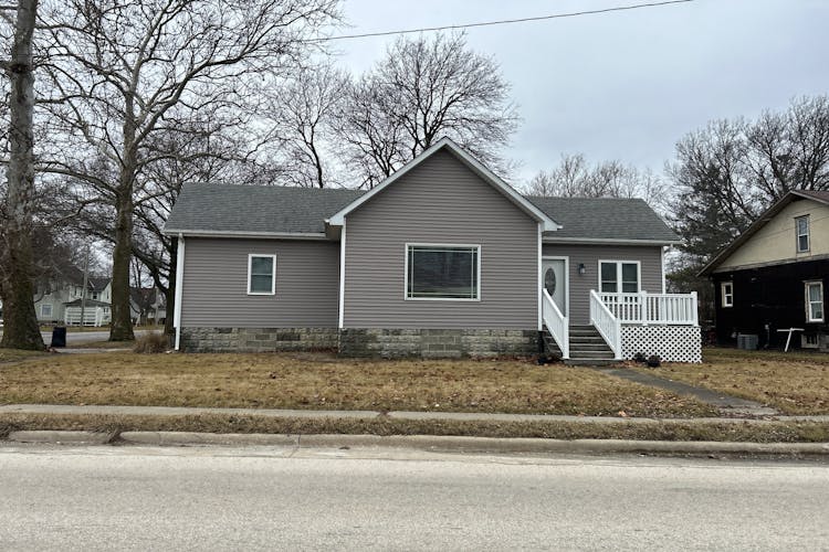 313 N 2nd St, Cissna Park, IL, 60924, USA