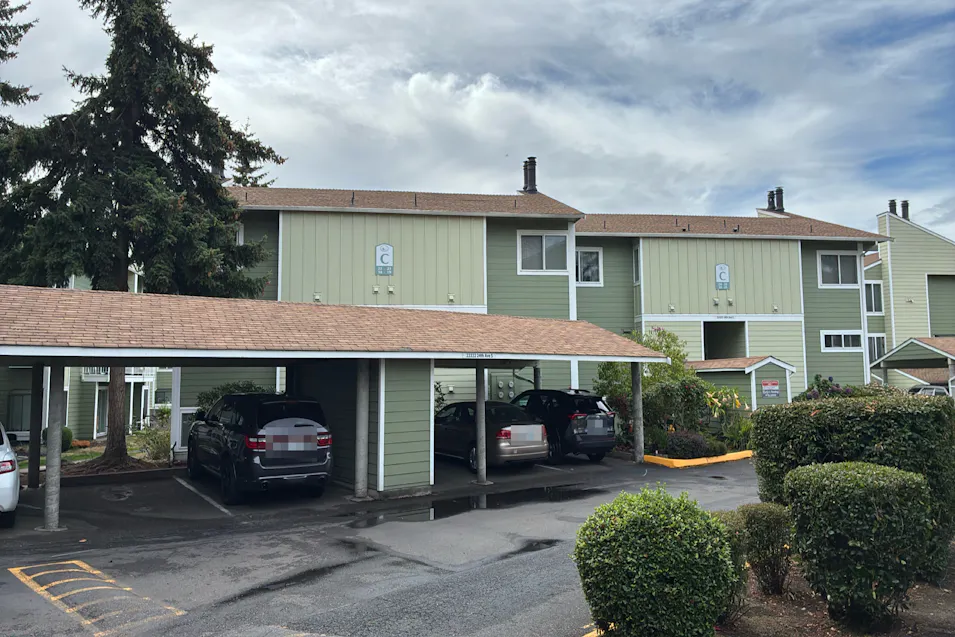 22222 24th Ave S C22 Des Moines, WA 98198, King County