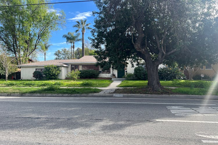 13422 Oxnard St Valley Glen, CA 91401, Los Angeles County