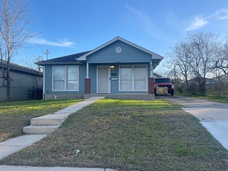 526 J St San Antonio, TX 78220, Bexar County