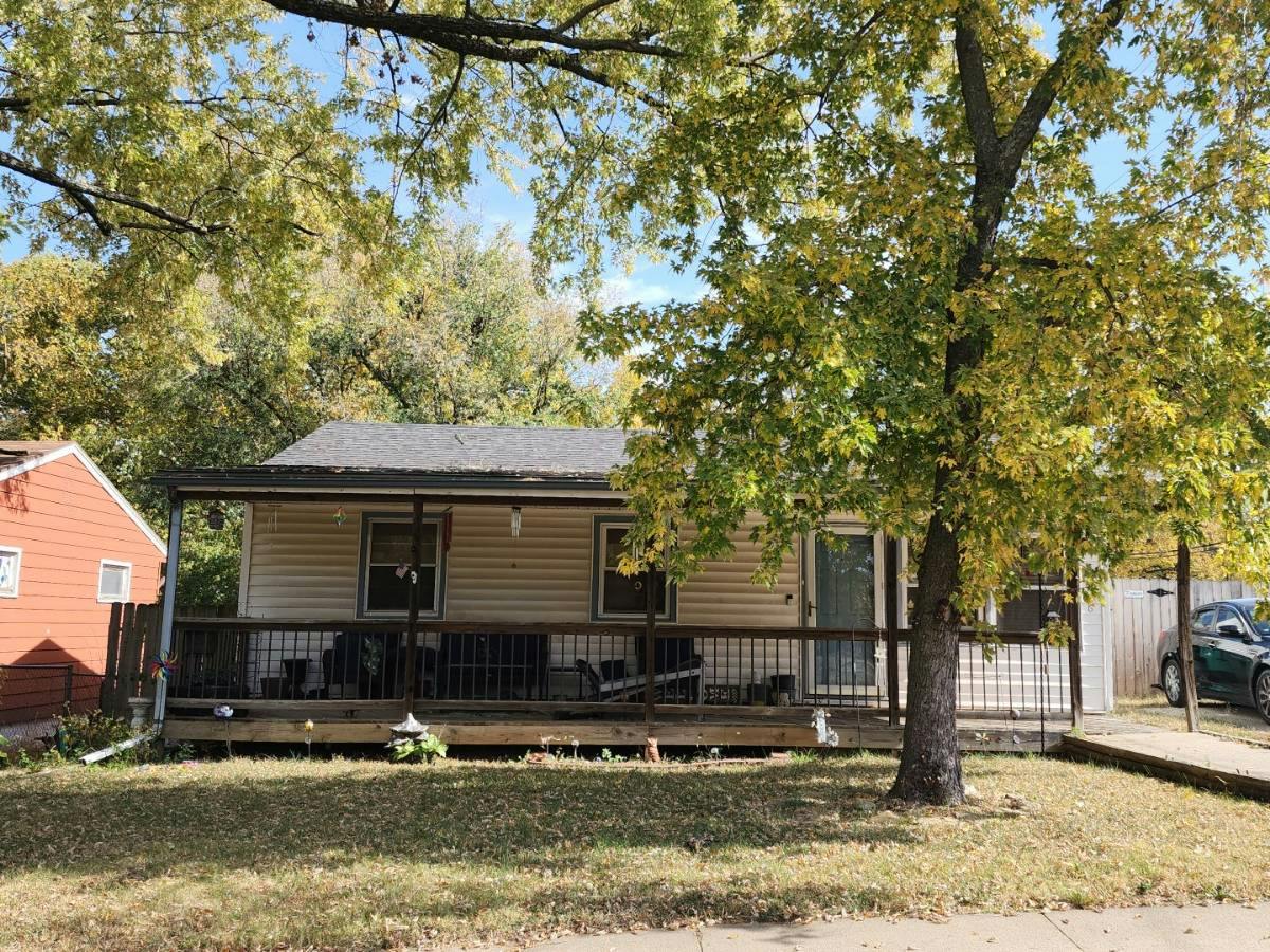 Truman Ct, Topeka, KS 66605