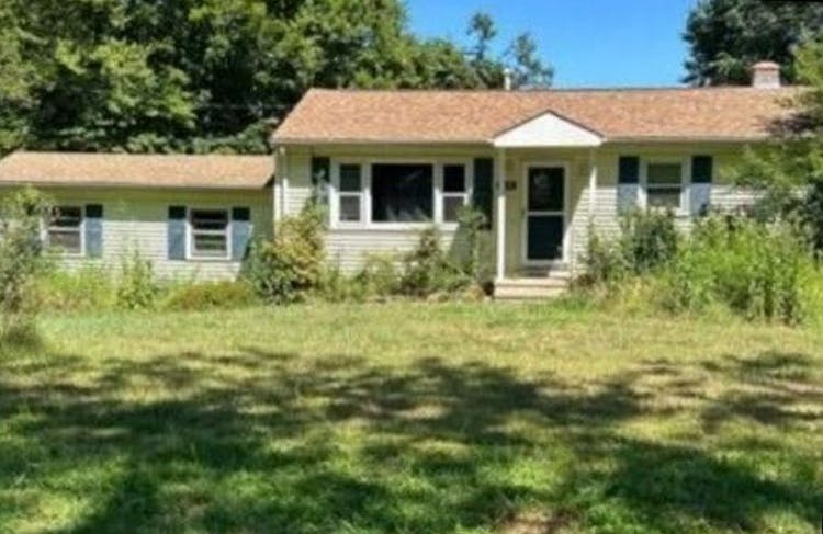 1120 Wintergreen Avenue Hamden, CT 06514, New Haven County