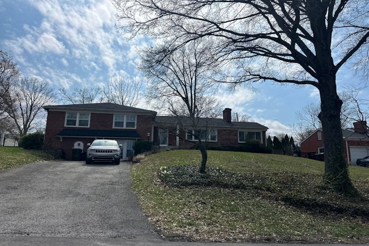 422 Kaelin Dr Louisville, KY 40207, Jefferson County