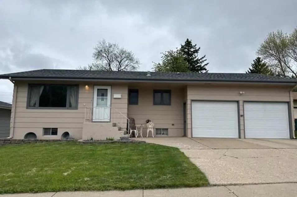 1010 N 29th St Bismarck, ND 58501, Burleigh County