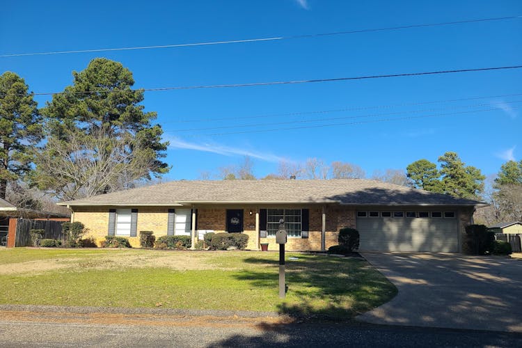 907 Robin Ln White Oak, TX 75693, Gregg County