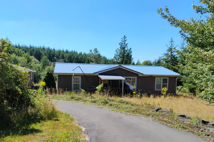 257 Easy Street Road Silverlake, WA 98645, Cowlitz County