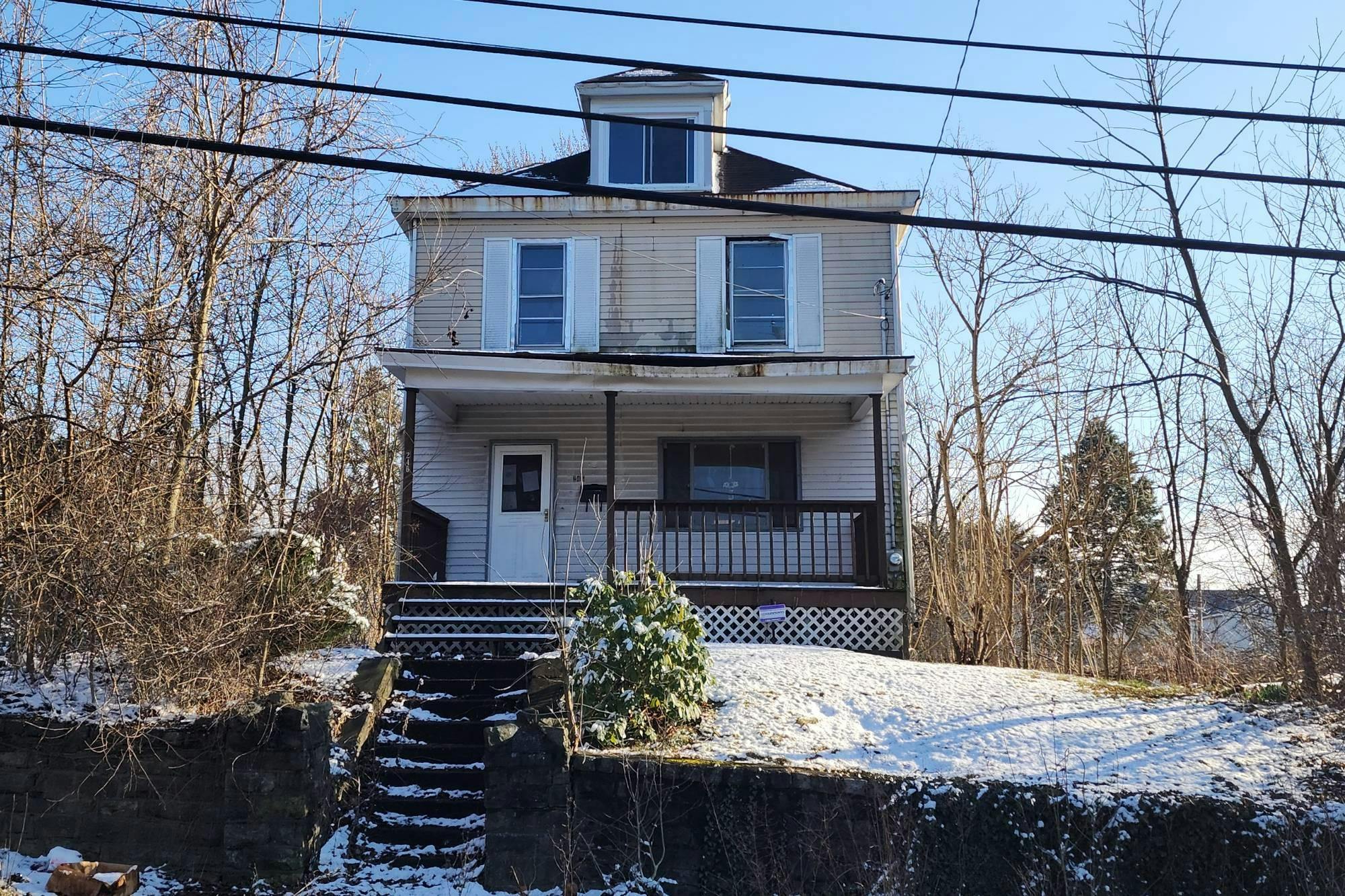 Coolspring St, Uniontown, PA 15401