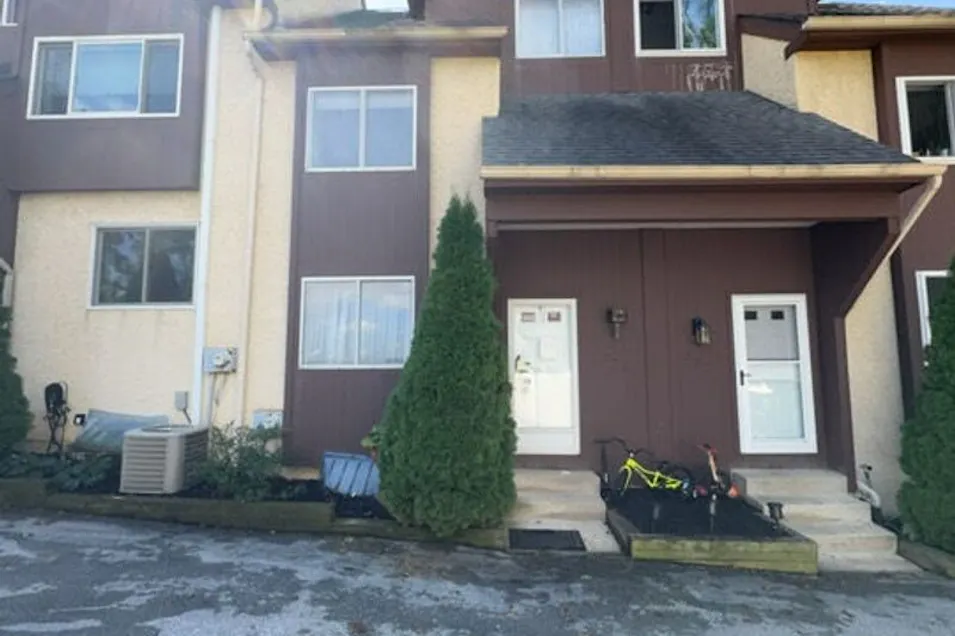 324 Wayne Ave Wayne, PA 19087, Delaware County