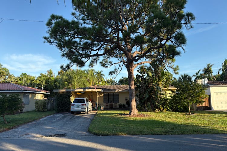 2037 NE 29th St Fort Lauderdale, FL 33306, Broward County