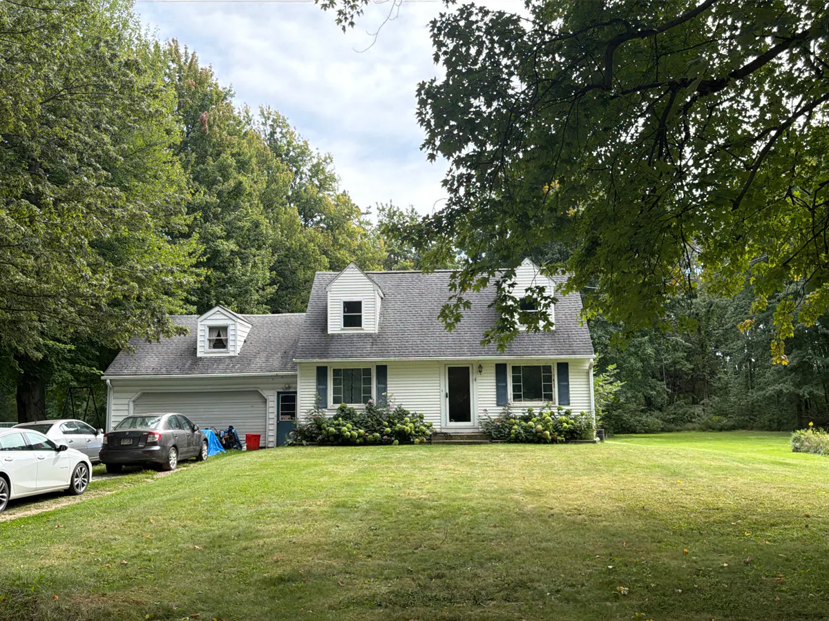 Lake Rd, Erie, PA 16511