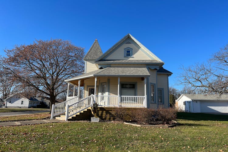 709 N Jackson Street Bushnell, IL 61422, McDonough County