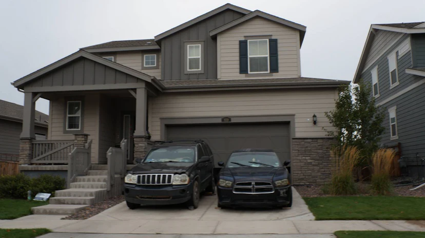 819 Blue River Ct