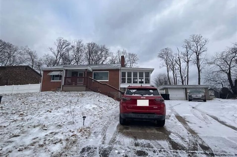 130 Bennett Blvd Aliquippa, PA 15001, Beaver County