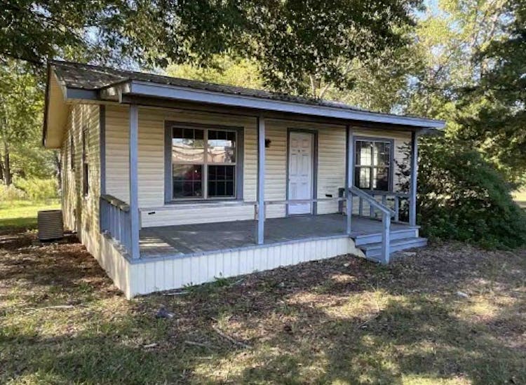 472 E Main Stree Zavalla, TX, 75980, USA