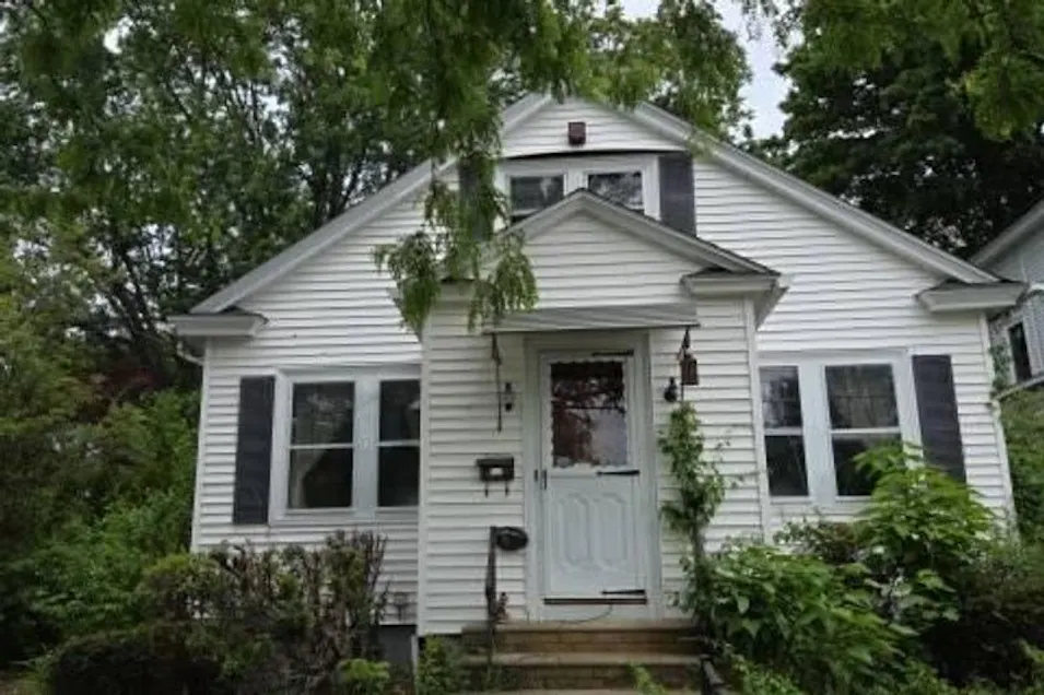 15 Higgins Ave Providence, RI 02908, Providence County