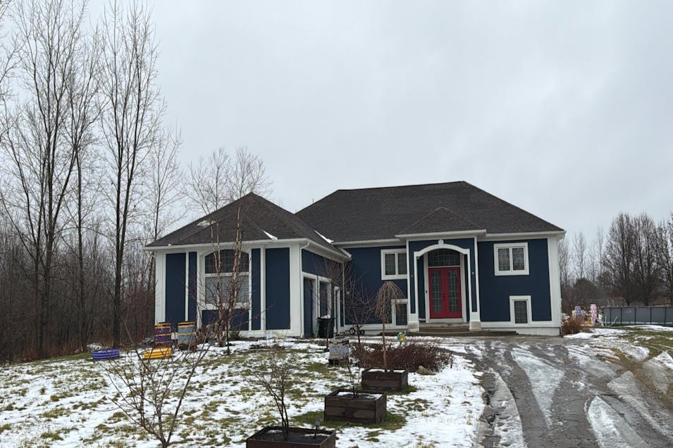 4251 E Maple Ave Grand Blanc, MI 48439, Genesee County