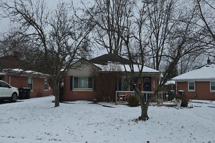 28581 N Clements Cir Livonia, MI 48150, Wayne County