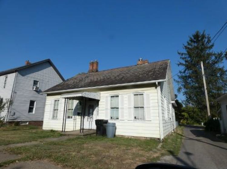 246 Brighton Blv Zanesville, OH 43701, Muskingum County