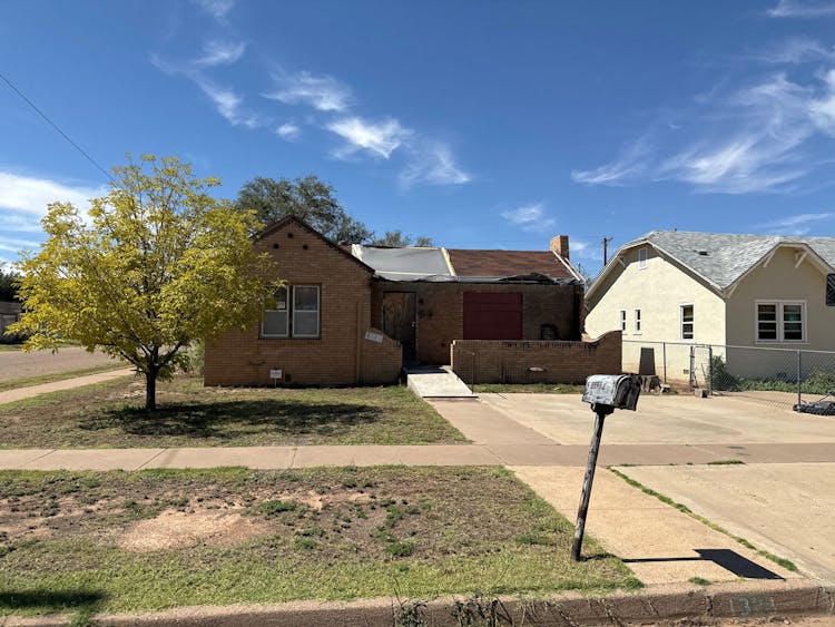 1323 S 3rd St Tucumcari, NM 88401, Quay County