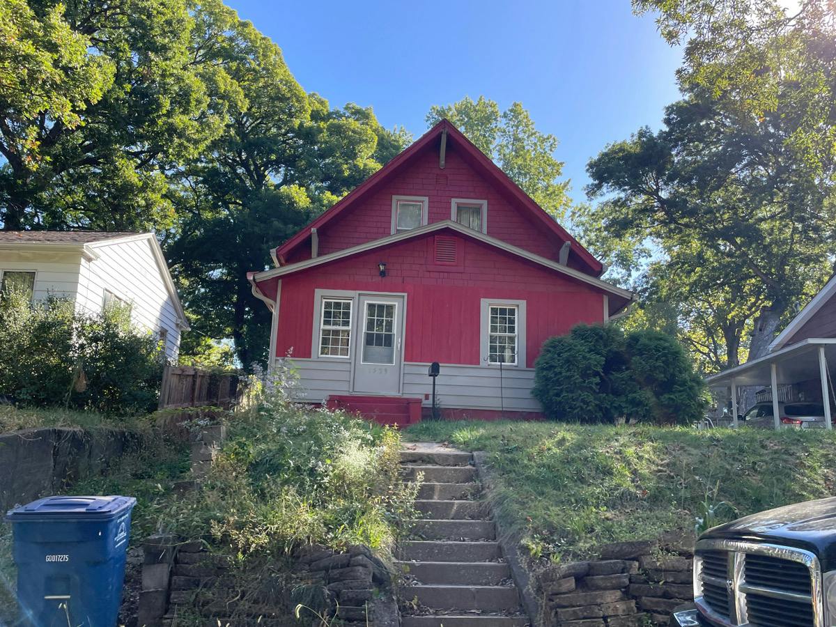33rd St, Des Moines, IA 50311