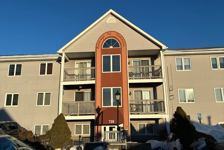 728 Beverage Hill Avenue, Unit 17, Building 2, Beverage Hill Commons Condominium Pawtucket, RI 02861, Providence County