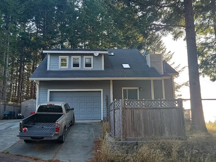 34 Pine Ct Whitethorn, CA 95589, Humboldt County