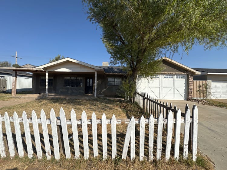 428 W Tierra Blanca Rd Clovis, NM 88101, Curry County