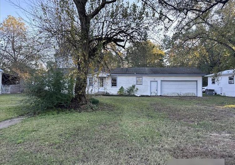 308 E Douglas St Jefferson, TX 75657, Marion County