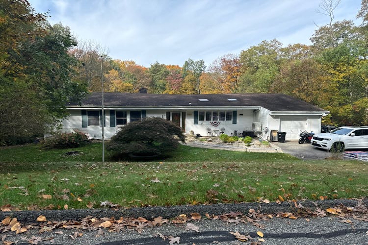 11 Hi Lo Ter Newfoundland, NJ 07435, Passaic County