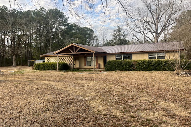 1553 Sunset Rd Collins, MS 39428, Covington County