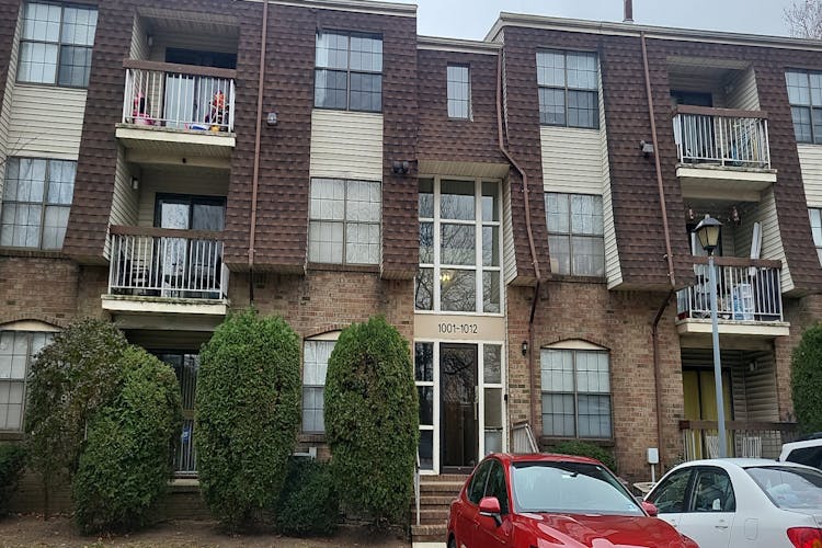 1008 Hidden Village Drive Perth Amboy, NJ 08861, Middlesex County