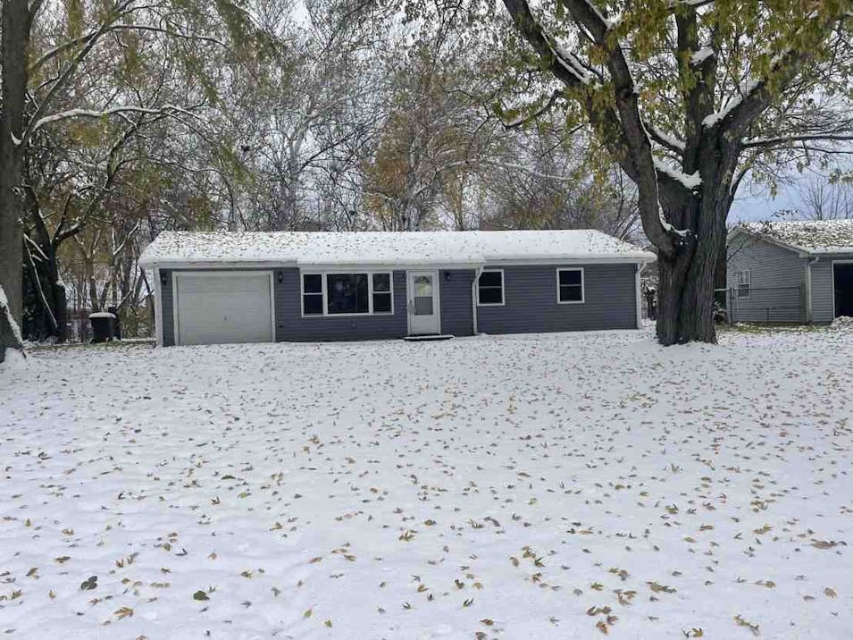 443 Nantucket Rd Valparaiso, IN 46385, Porter County