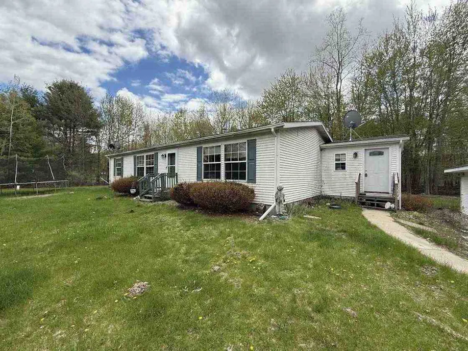 19933 Lakefield Rd Merrill, MI 48637, Saginaw County