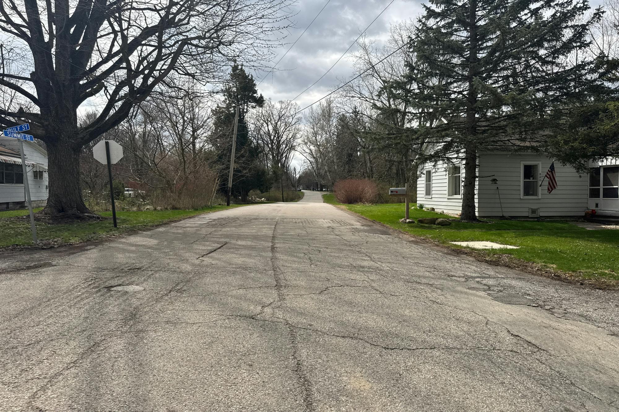 Summit St, Defiance, OH 43512
