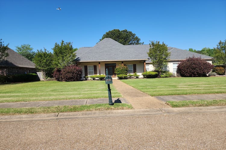 809 Aberdeen Cove Madison, MS 39110, Madison County