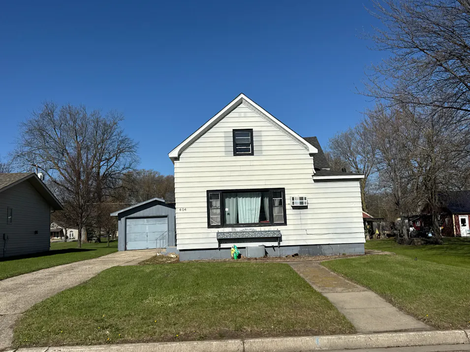 404 2nd Ave SW Hankinson, ND 58041, Richland County