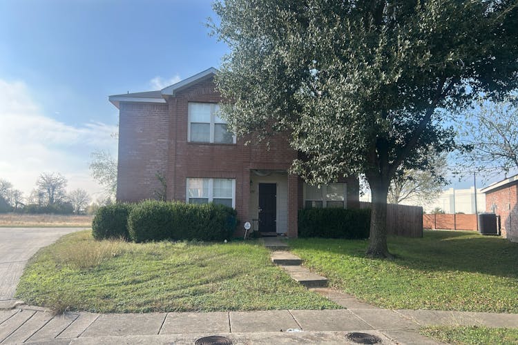 2703 McKenzie Ln Lancaster, TX 75134, Dallas County