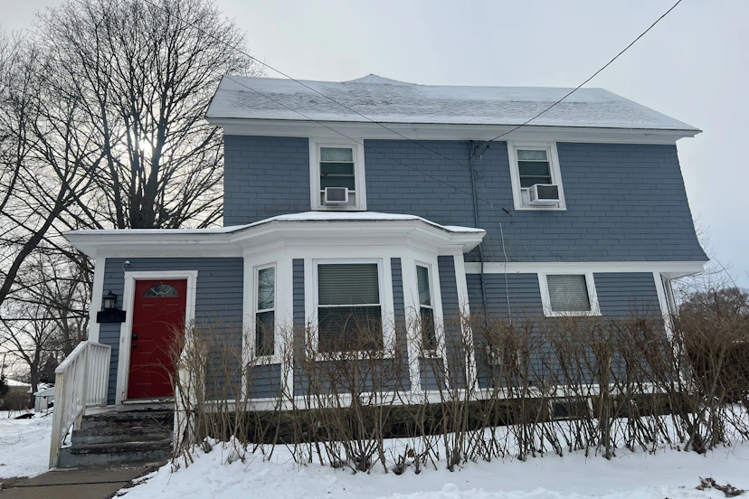 6 Winstead Ave